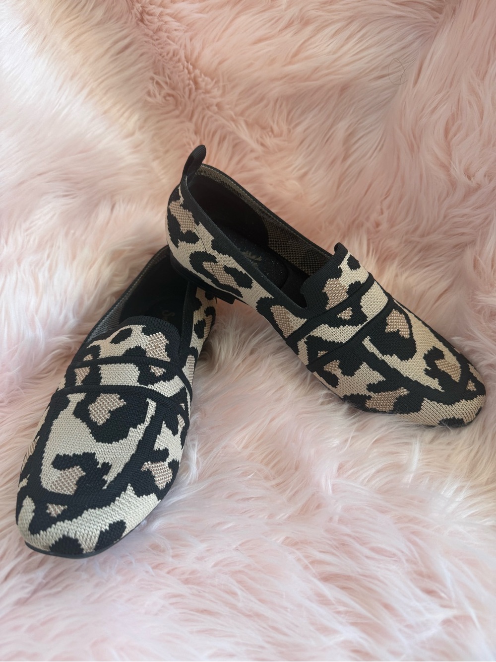 Seychelles Black and Cream Leopard Knit Slip-On Loafers Size 6.5
